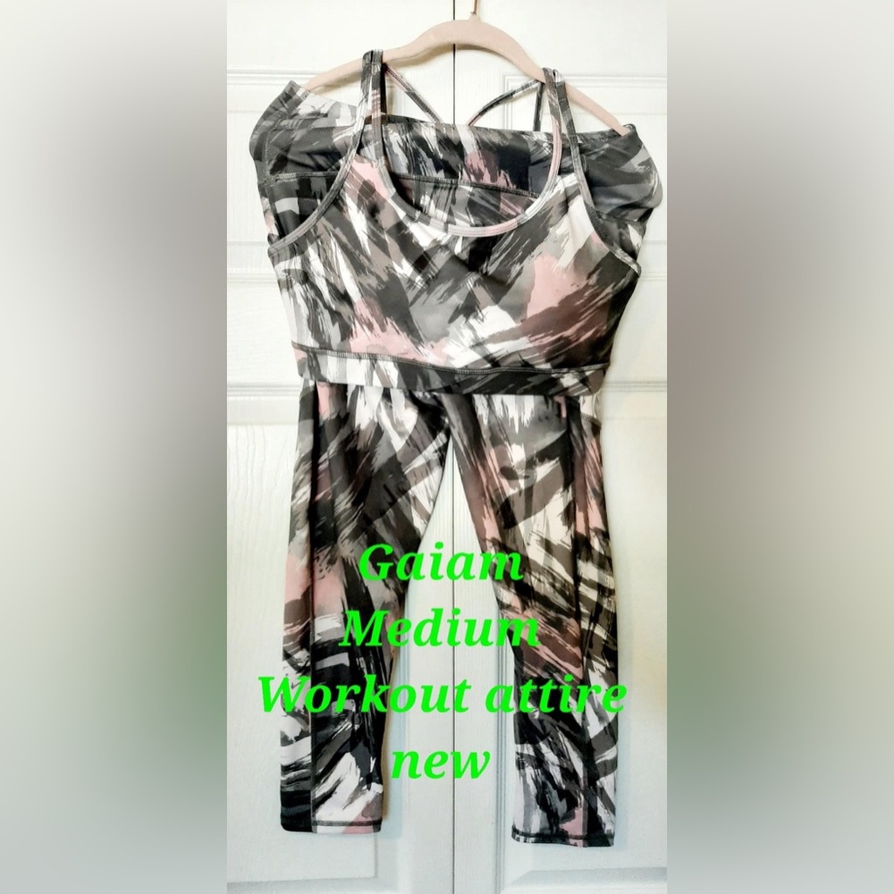 Gaiam Medium work out attire leggings and sport top